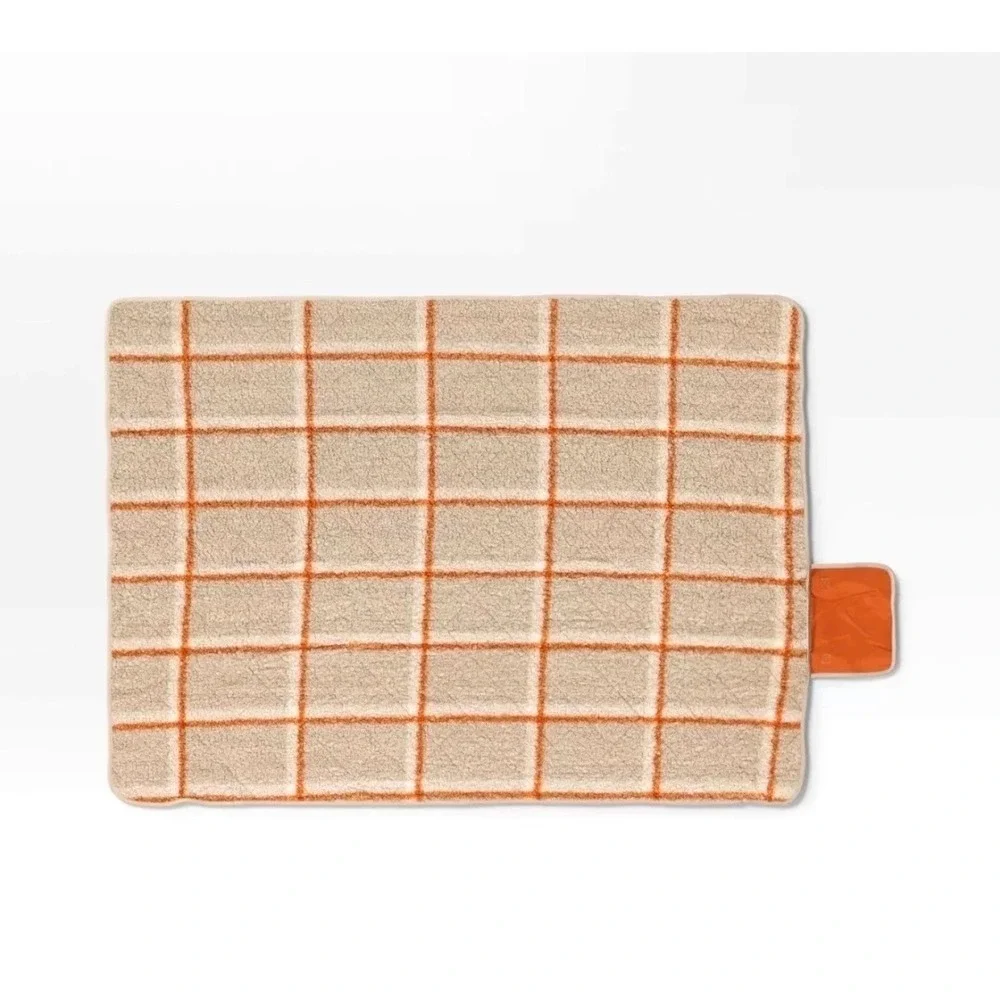 Room Essentials Take Anywhere Throw Orange Plaid Sherpa Picnic Blanket 50x70
